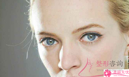 半切<a href=http://www.bolangguoji.com/listinfo-724-0.html target=_blank class=infotextkey>雙眼皮</a>花費多少錢