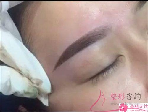 霧狀眉跟韓式線條眉的差別包含些什么