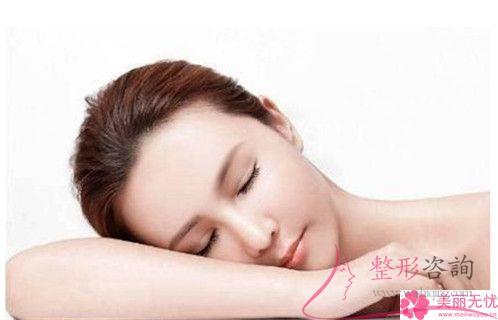 對(duì)于補(bǔ)牙的材料里比牙色填料更耐用的是什么