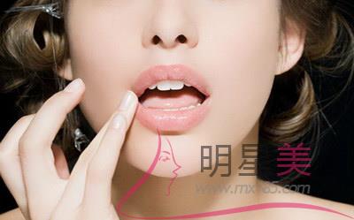 打了半年的<a href=http://www.bolangguoji.com/listinfo-731-0.html target=_blank class=infotextkey>玻尿酸</a>下巴突然腫了