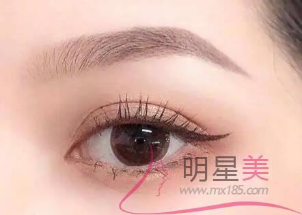 紋眉后涂紅霉素軟膏可以保色嗎