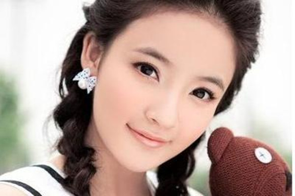 吸雕<a href=http://www.bolangguoji.com/listinfo-724-0.html target=_blank class=infotextkey>雙眼皮</a>術后怎樣護理 吸雕<a href=http://www.bolangguoji.com/listinfo-724-0.html target=_blank class=infotextkey>雙眼皮</a>術有什么風險