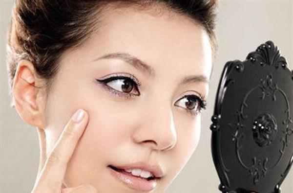 做自體脂肪<a href=http://www.bolangguoji.com/listinfo-782-0.html target=_blank class=infotextkey>去眼角細紋</a>費用要多少