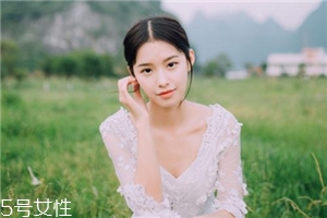 <a href=http://www.bolangguoji.com/listinfo-731-0.html target=_blank class=infotextkey>玻尿酸</a>填充法令紋會腫嗎？注射后24小時輕微紅腫