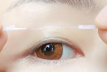 <a href=http://www.bolangguoji.com/listinfo-724-0.html target=_blank class=infotextkey>雙眼皮</a>貼什么時(shí)候用