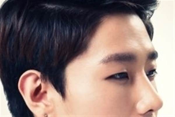 杭州男生<a href=http://www.bolangguoji.com/listinfo-737-0.html target=_blank class=infotextkey>隆鼻</a>要多少錢