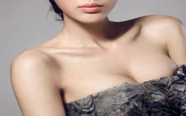 假體<a href=http://www.bolangguoji.com/listinfo-618-0.html target=_blank class=infotextkey>隆胸</a>術(shù)后常見問(wèn)題解答