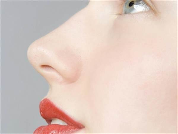 自體脂肪<a href=http://www.bolangguoji.com/listinfo-737-0.html target=_blank class=infotextkey>隆鼻</a>是怎么做的
