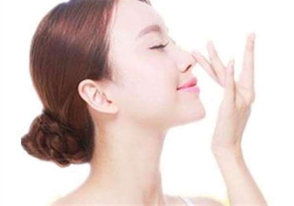透明質(zhì)酸注射<a href=http://www.bolangguoji.com/listinfo-737-0.html target=_blank class=infotextkey>隆鼻</a>后會有什么危害