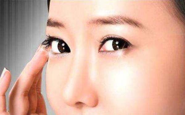 <a href=http://www.bolangguoji.com/listinfo-705-0.html target=_blank class=infotextkey>美瞳線</a>和傳統<a href=http://www.bolangguoji.com/listinfo-714-0.html target=_blank class=infotextkey>紋眼線</a>的區別